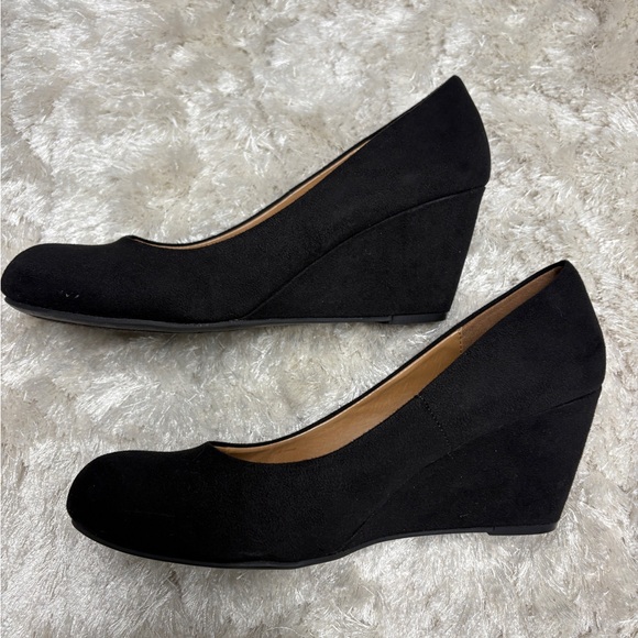 Nima Round Closed toe Black Wedge Heel Pumps Women Size 9 -Excellent condition - Picture 4 of 6